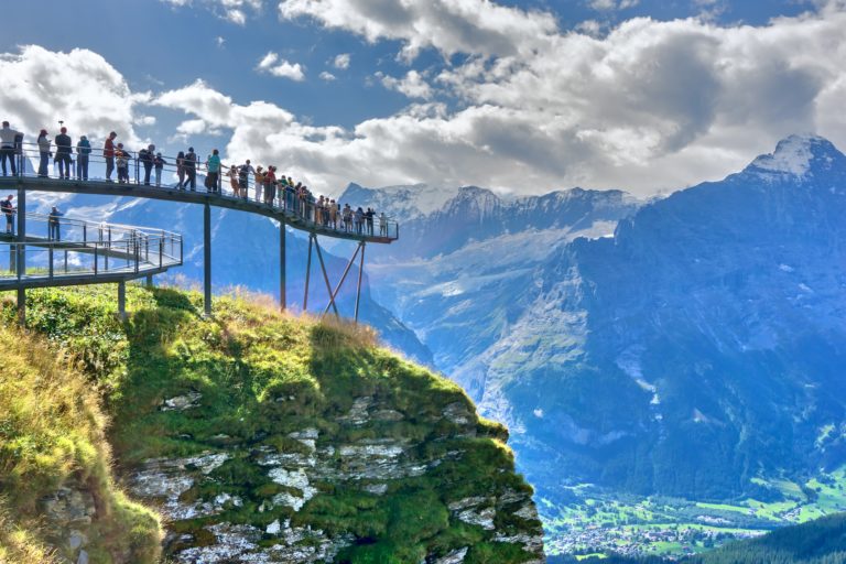 Skywalk am First, 1000 m weiter unten liegt Grindelwald